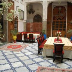 Отель Riad Dar Dmana Марокко, Фес - отзывы, цены и фото номеров - забронировать отель Riad Dar Dmana онлайн питание фото 3