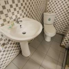 Гостевой Дом Yoho New Royal Guest Inn ванная