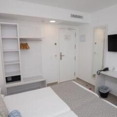 Hotel Vista Pinar сейф в номере