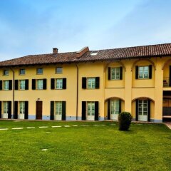 Отель Agriturismo Podere La Piazza Костиглиоле-д'Асти с домашними животными