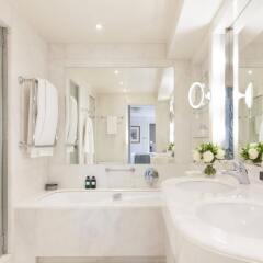 Hotel Le Bristol Paris in Paris, France from 2677$, photos, reviews - zenhotels.com bathroom