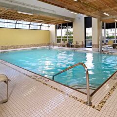 Отель Residence Inn by Marriott Vancouver Downtown Канада, Ванкувер - отзывы, цены и фото номеров - забронировать отель Residence Inn by Marriott Vancouver Downtown онлайн бассейн фото 3