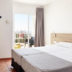 Отель SunConnect Hotel Los Delfines Испания, Кала-эн-Форкат - отзывы, цены и фото номеров - забронировать отель SunConnect Hotel Los Delfines онлайн комната для гостей фото 3