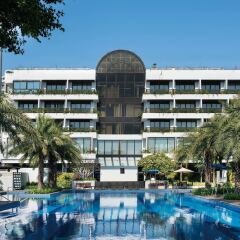 White Swan Hotel бассейн фото 2