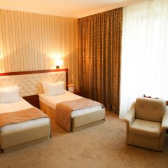 Jolly Alon Hotel in Chisinau, Moldova from 114$, photos, reviews - zenhotels.com guestroom