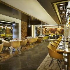 DoubleTree by Hilton Hotel Riyadh - Al Muroj Business Gate гостиничный бар