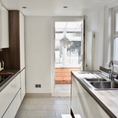Отель Stunning Victorian Townhouse in Central Brighton Брайтон в номере
