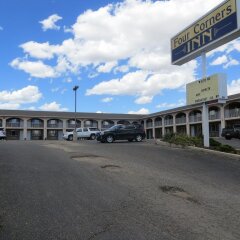Отель Four Corners Inn парковка