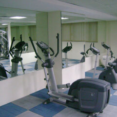 Отель Tulip Inn Sharjah Hotel Apartments ОАЭ, Шарджа - отзывы, цены и фото номеров - забронировать отель Tulip Inn Sharjah Hotel Apartments онлайн фитнесс-зал фото 4