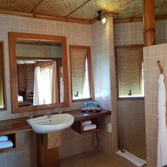 Отель Tikehau Pearl Beach Resort ванная