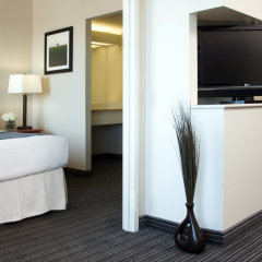 Отель Cambridge Suites Hotel Sydney Канада, Сидней - отзывы, цены и фото номеров - забронировать отель Cambridge Suites Hotel Sydney онлайн удобства в номере