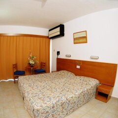 Cornelia Hotel сейф в номере