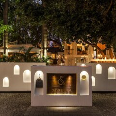 Отель The Claridges New Delhi Нью-Дели вид на фасад