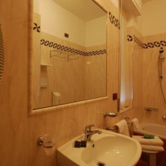 Отель Grand Hotel Adriatico Италия, Монтезильвано - отзывы, цены и фото номеров - забронировать отель Grand Hotel Adriatico онлайн ванная фото 2