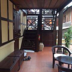 Отель Villa Lao Wooden House фото 4