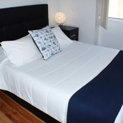 Отель Dear Porto Guest House сейф в номере