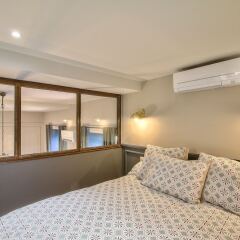 Отель 2 Suites Fantastic lux and charming apartment old town Франция, Ницца - отзывы, цены и фото номеров - забронировать отель 2 Suites Fantastic lux and charming apartment old town онлайн комната для гостей фото 3