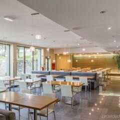 Отель Holiday Inn Express Lisbon Airport питание фото 2