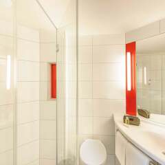 Отель Ibis Hamburg City Германия, Гамбург - 2 отзыва об отеле, цены и фото номеров - забронировать отель Ibis Hamburg City онлайн ванная
