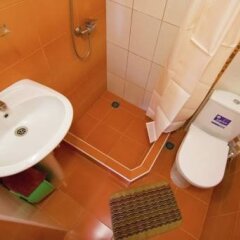 Гостиница Mary Guest House в Анапе отзывы, цены и фото номеров - забронировать гостиницу Mary Guest House онлайн Анапа ванная