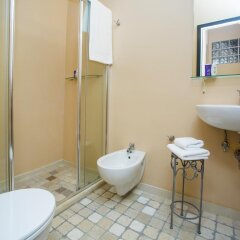 Отель Villa Lucrezio Resort Галатина ванная фото 2