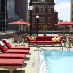 Отель Renaissance Columbus Downtown Hotel США, Колумбус - отзывы, цены и фото номеров - забронировать отель Renaissance Columbus Downtown Hotel онлайн бассейн