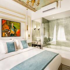 Отель Luxury 3 Bedroom 3 bathroom in Heritage Building - AC - Louvre Париж комната для гостей