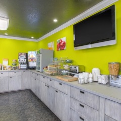Отель Quality Inn Near Hollywood Walk of Fame США, Лос-Анджелес - 1 отзыв об отеле, цены и фото номеров - забронировать отель Quality Inn Near Hollywood Walk of Fame онлайн питание фото 2