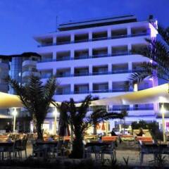 Azak Hotel
