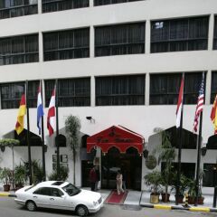 Отель Golden Tulip Flamenco парковка