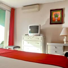 Отель Garden Beach Studios at Montego Bay Club удобства в номере
