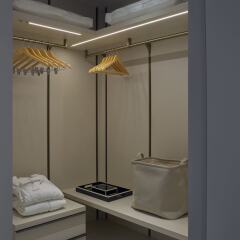 Отель Winsland Serviced Suites by Lanson Place сейф в номере
