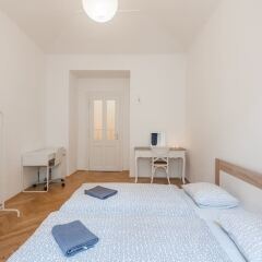 Апартаменты Central Apartment With Netflix Subscription 2 Bedroom Apts Прага комната для гостей фото 4