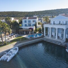 Port Alacati Hotel Чешме бассейн