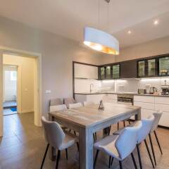 Отель FM Luxury 3-BDR Apartment - Sofia Dream Apartments Болгария, София - отзывы, цены и фото номеров - забронировать отель FM Luxury 3-BDR Apartment - Sofia Dream Apartments онлайн в номере