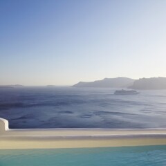 Отель Kirini Santorini пляж