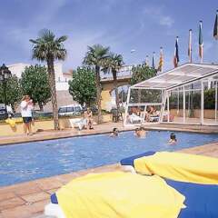 Отель Prestige Coral Platja Испания, Курорт Росес - отзывы, цены и фото номеров - забронировать отель Prestige Coral Platja онлайн детские мероприятия