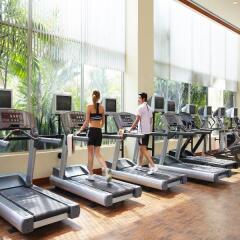 Отель Avani Pattaya Resort фитнесс-зал фото 3