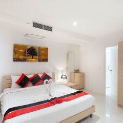 Отель Sunset Plaza Phuket A5 комната для гостей фото 3