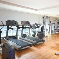 Отель ibis Styles Dubai Jumeira фитнесс-зал фото 4