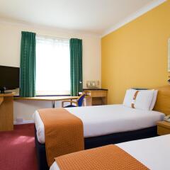 Отель Holiday Inn Express Bath комната для гостей