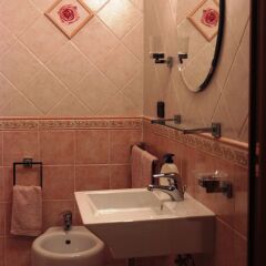 Отель Bed and Breakfast Anì Италия, Рим - 1 отзыв об отеле, цены и фото номеров - забронировать отель Bed and Breakfast Anì онлайн ванная фото 2