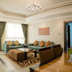 Отель Al Majaz Premiere Hotel Apartment ОАЭ, Шарджа - 1 отзыв об отеле, цены и фото номеров - забронировать отель Al Majaz Premiere Hotel Apartment онлайн комната для гостей фото 5