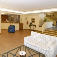 Trypiti Hotel and Suites интерьер отеля