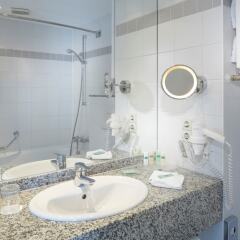 Отель Courtyard by Marriott Hannover Maschsee ванная
