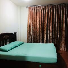 Отель Family Guesthouse сейф в номере