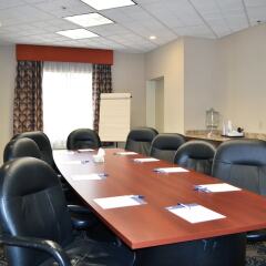 Holiday Inn Express Hotel & Suites Hinton
