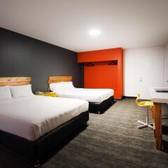 B My Hotel комната для гостей