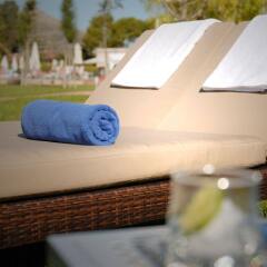 Las Gaviotas Suites Hotel бассейн
