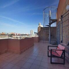 Отель Villarroel Apartments Barcelona Испания, Барселона - отзывы, цены и фото номеров - забронировать отель Villarroel Apartments Barcelona онлайн балкон